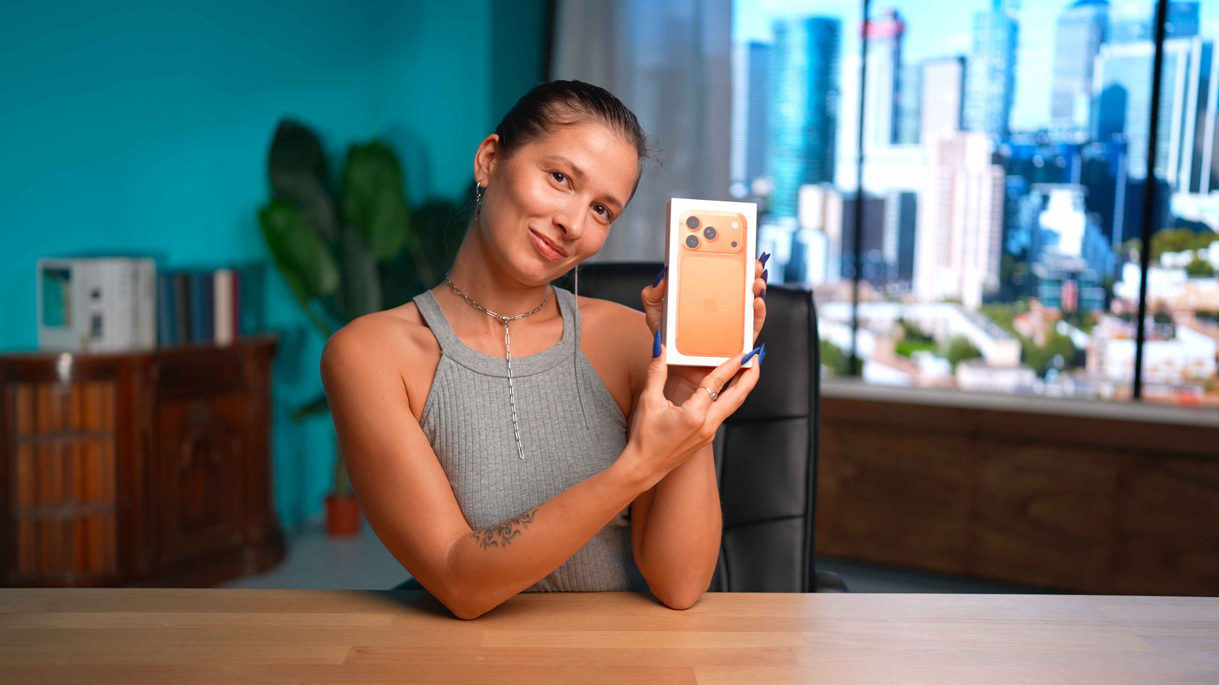 Educational video recording in Lisbon studio near Marquês de Pombal